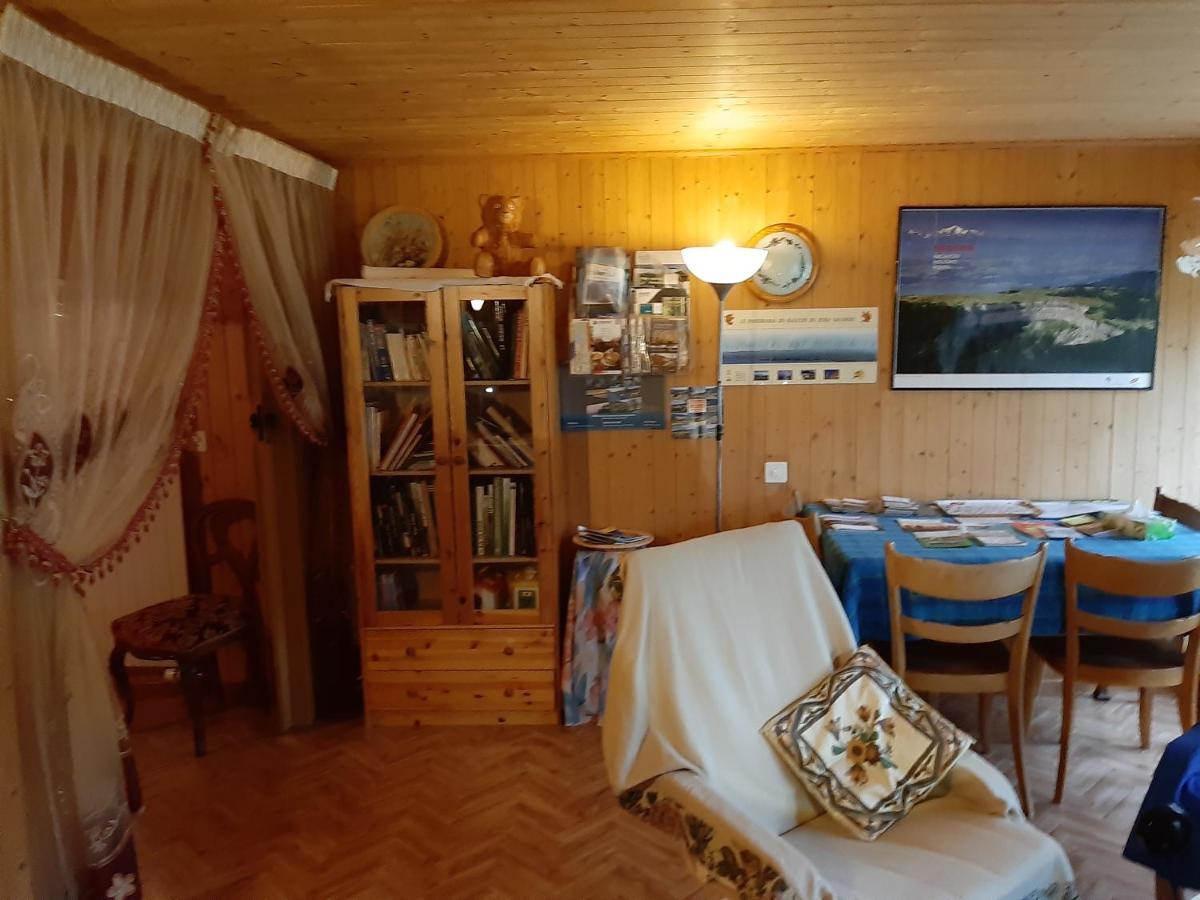 Villa La Dernier  à La Côte-aux-Fées Extérieur photo