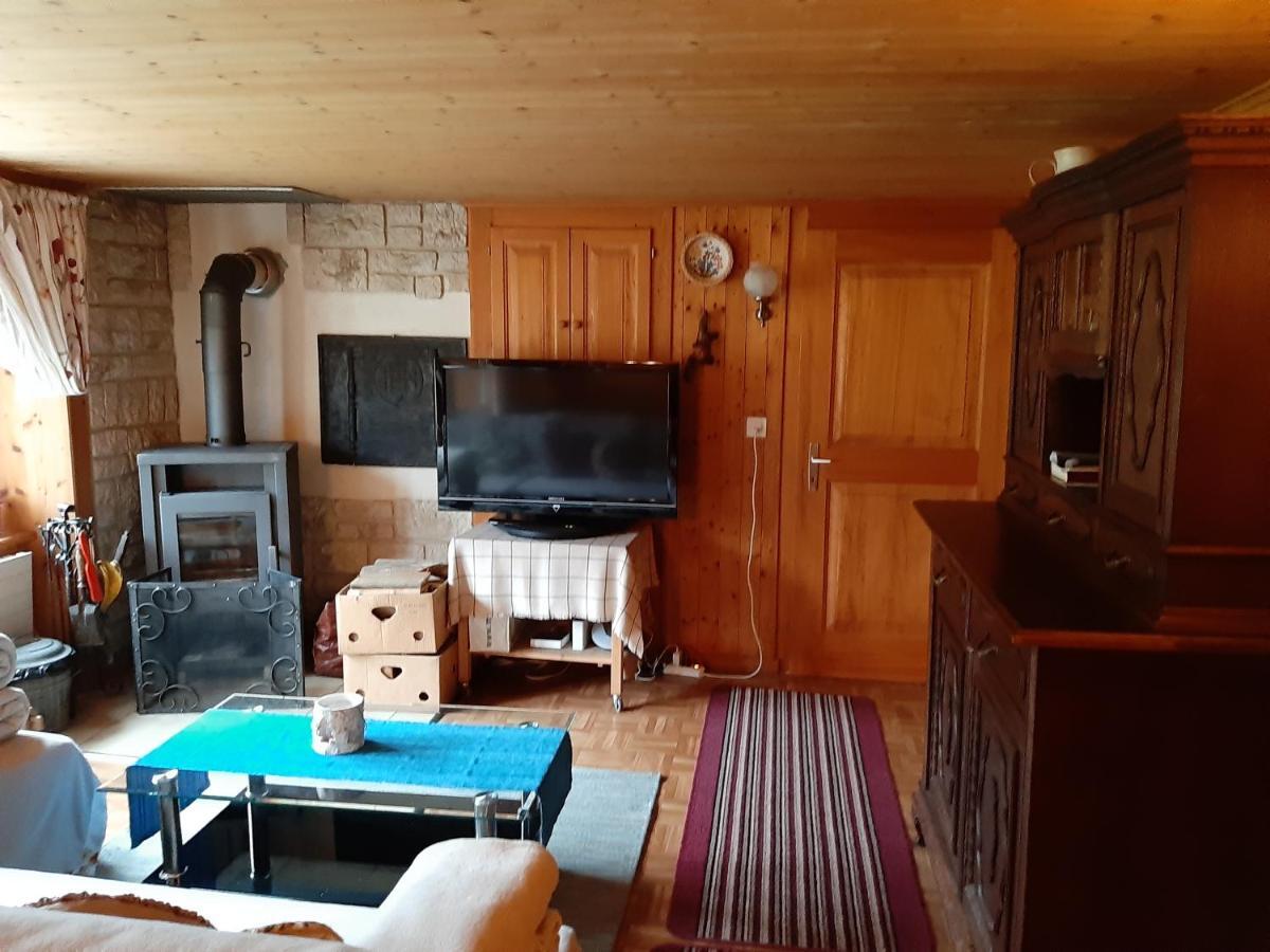 Villa La Dernier  à La Côte-aux-Fées Extérieur photo